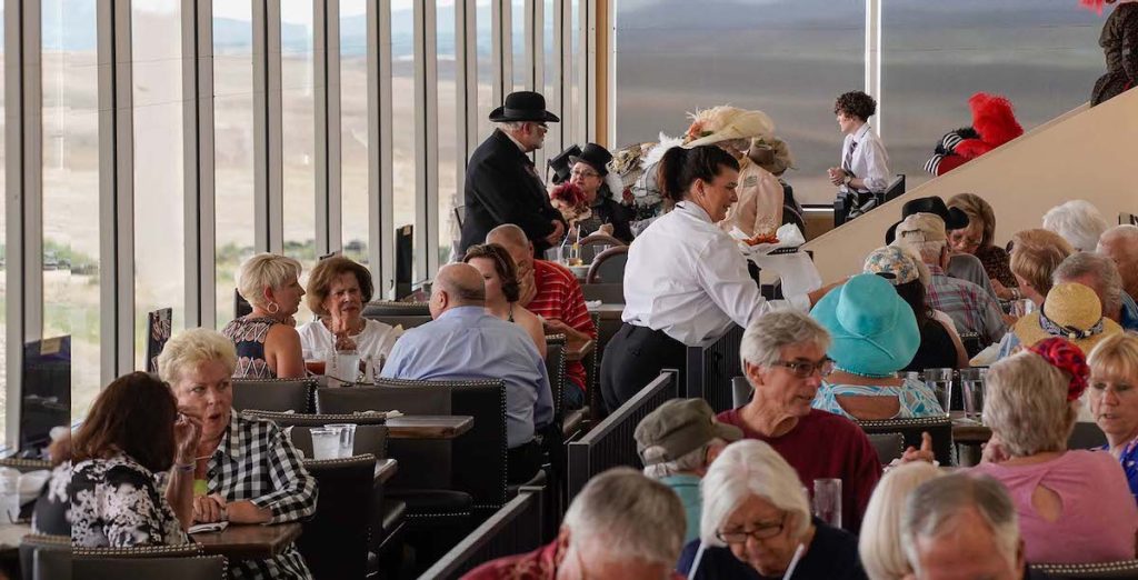 How to Prepare Your Restaurant for the Holiday Rush - a crowded restaurant